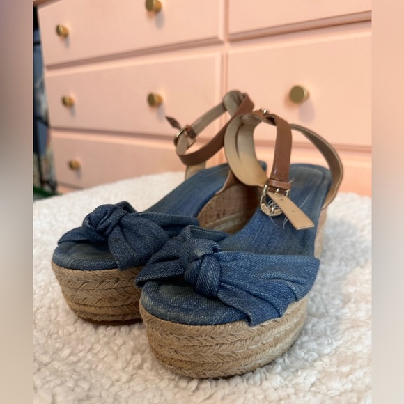 Michael Kors Denim Leather Wedge Sandals 7.5W - Picture 2 of 6